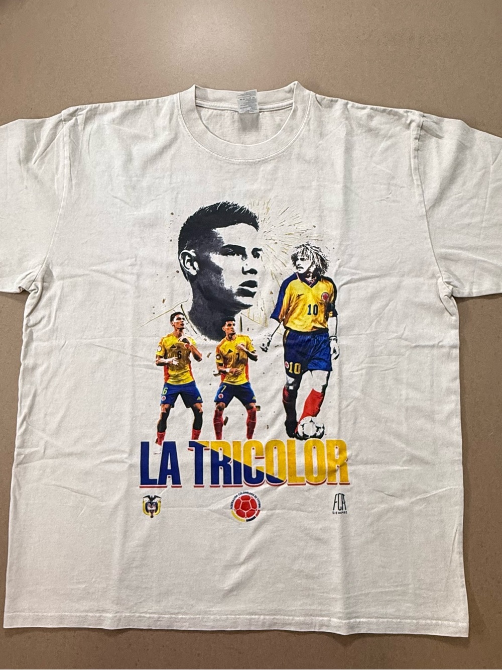 Colombia La Tricolor Soccer Graphic Tee Large